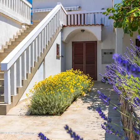 For 2 Kijac Apartamento Njivice